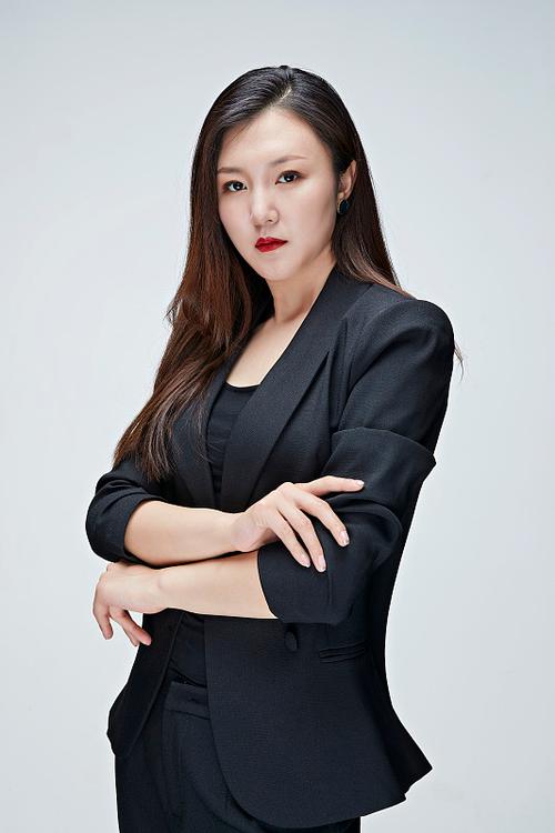 屈女士